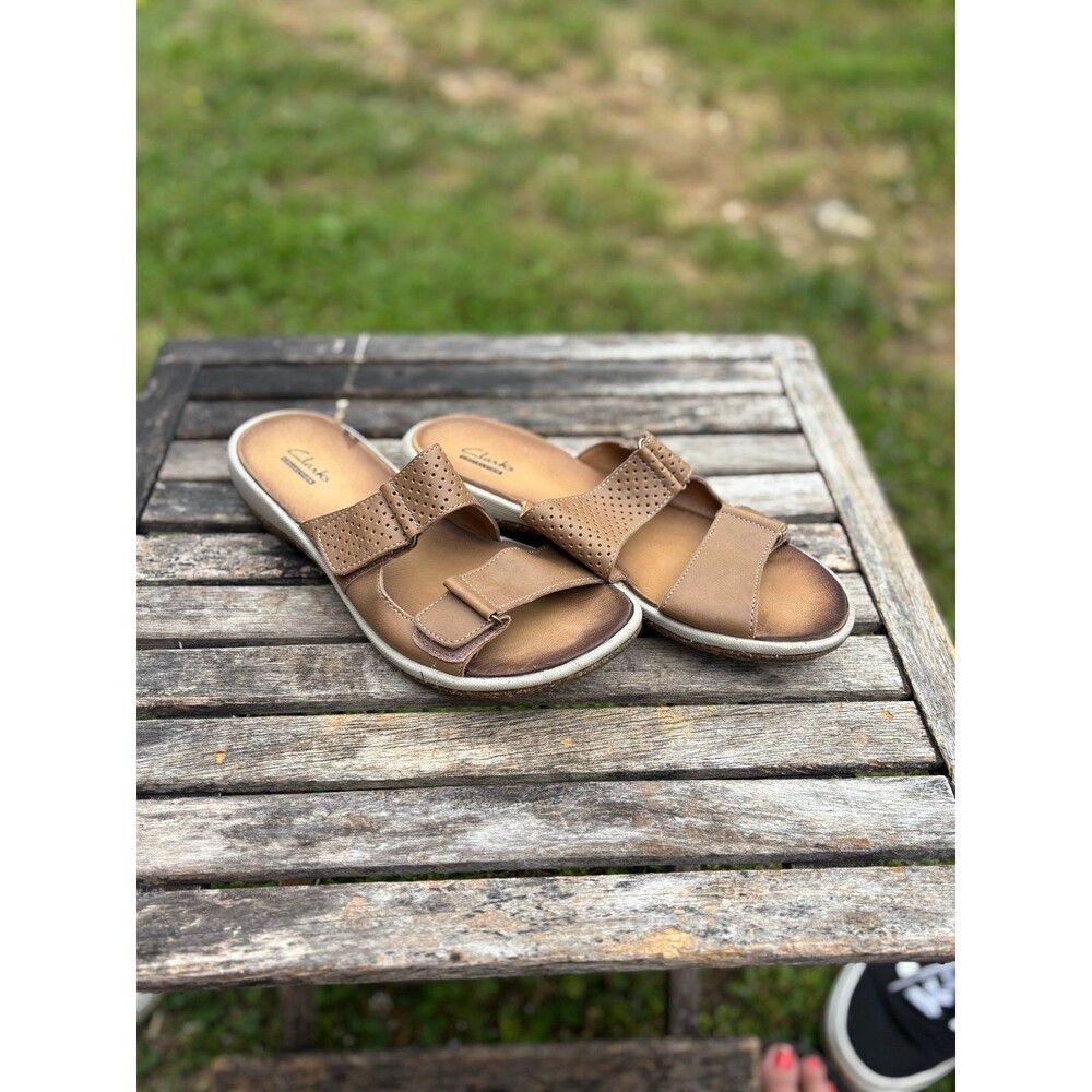Clark’s Sandals size 7